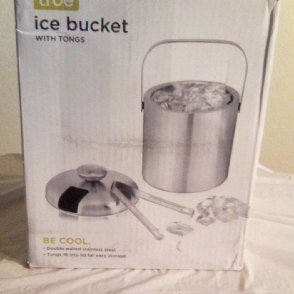 Ice bucket with lid scoop strainer tongs